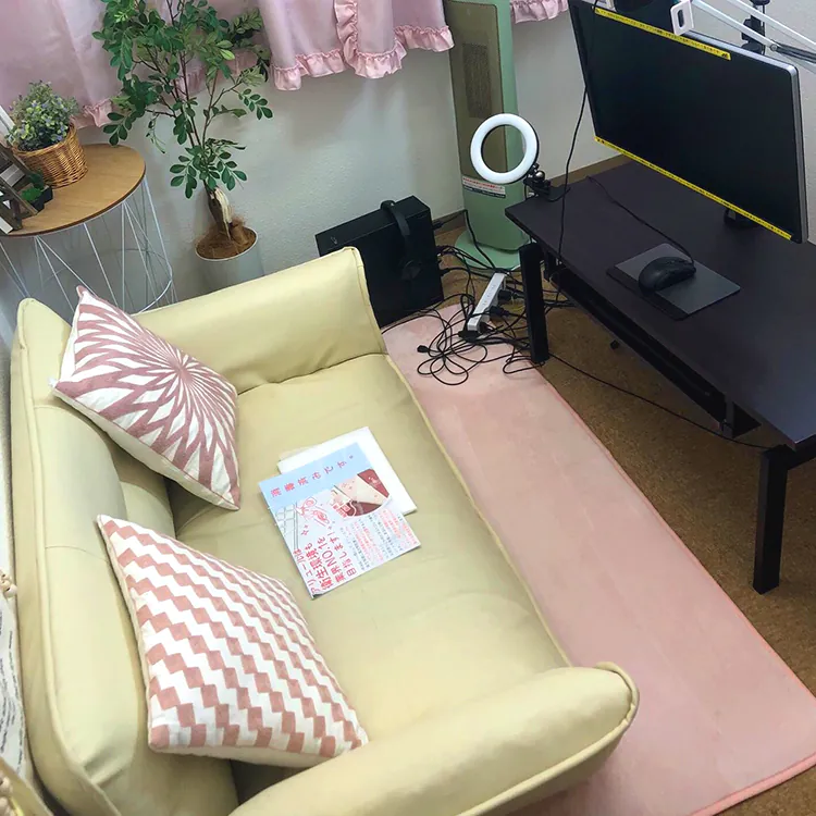 沖縄・那覇でおすすめの大手チャットレディ事務所「アリュール沖縄店」の店内写真。