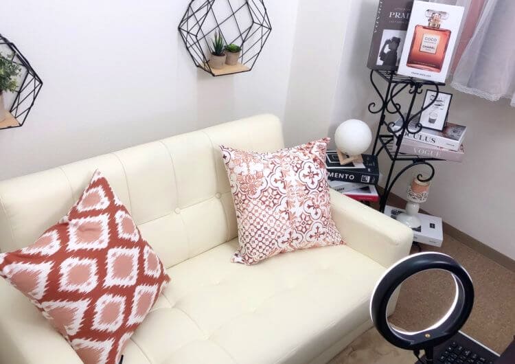 大阪・梅田でおすすめの大手チャットレディ事務所「アリュール大阪梅田店」の店内写真。