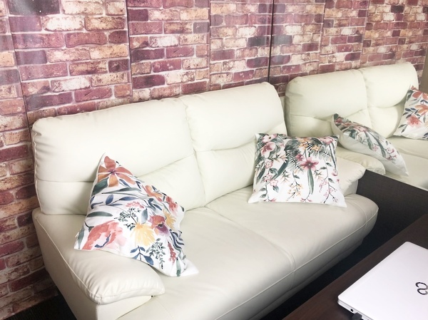 愛知でおすすめの大手チャットレディ事務所「アリアチャット金山店」の店内写真。