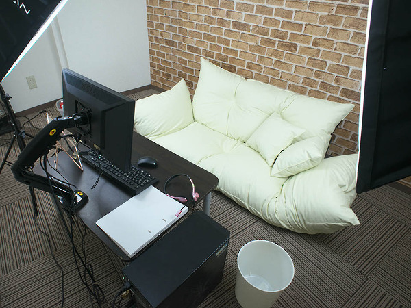 神奈川・川崎でおすすめの大手チャットレディ事務所「アリアチャット川崎店」の店内写真。