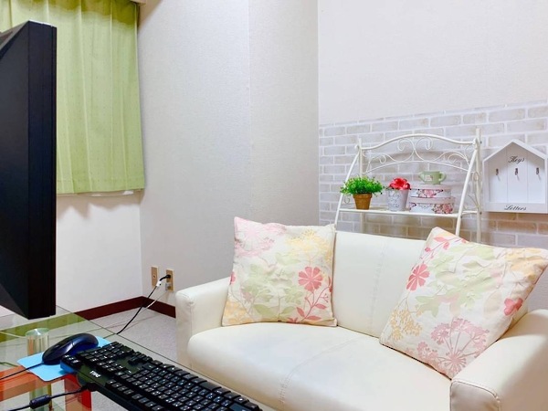 宮城・仙台でおすすめの大手チャットレディ事務所「アリアチャット仙台駅前店」の店内写真。