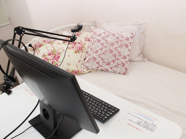 沖縄・那覇でおすすめの大手チャットレディ事務所「アリアチャット沖縄那覇店」の店内写真。