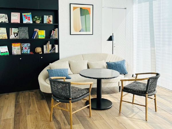 埼玉・久喜でおすすめの大手チャットレディ事務所「アリアチャット久喜店」の店内写真。