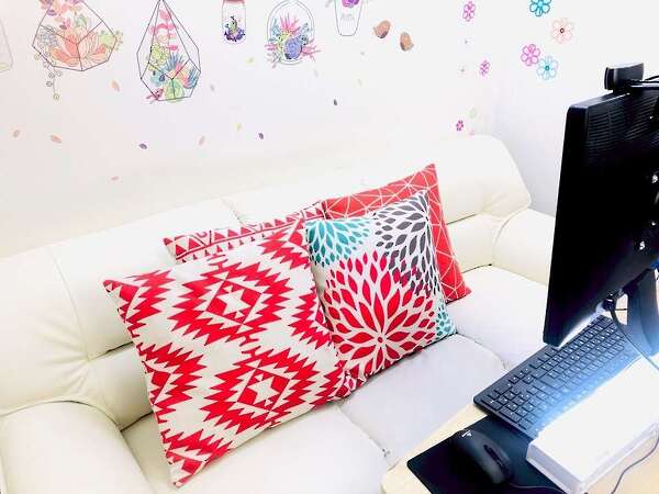 東京・池袋でおすすめの大手チャットレディ事務所「アリアチャット池袋店」の店内写真。