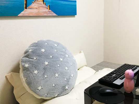 愛知でおすすめの大手チャットレディ事務所「チャットレディJP豊橋店」の店内写真。