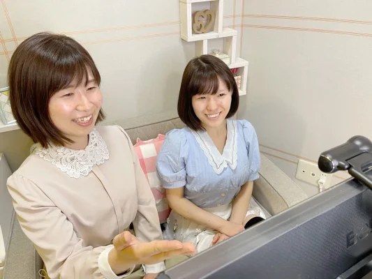 神奈川・横浜でおすすめの大手チャットレディ事務所「チャットレディJP横浜GB店」の店内写真。