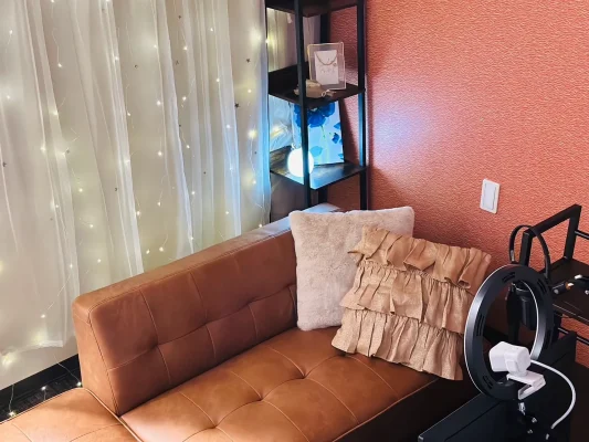 京都・河原町でおすすめの大手チャットレディ事務所「チャットレディJP京都河原町ALL店」の店内写真。