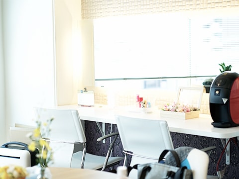 京都・鳥丸でおすすめの大手チャットレディ事務所「チャットレディJP烏丸西店」の店内写真。