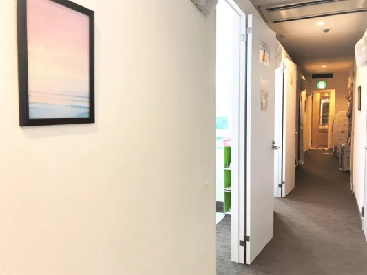 宮城・仙台でおすすめの大手チャットレディ事務所「チャットレディJP仙台駅前西口店」の店内写真。