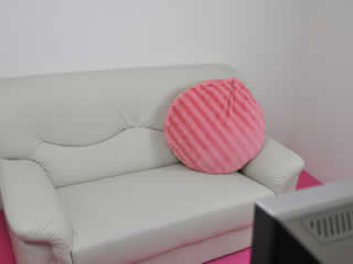 大阪・日本橋でおすすめの大手チャットレディ事務所「チャットレディJP日本橋恵美須町店」の店内写真。