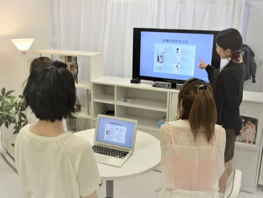 埼玉・大宮でおすすめの大手チャットレディ事務所「チャットレディJP大宮駅前店」の店内写真。