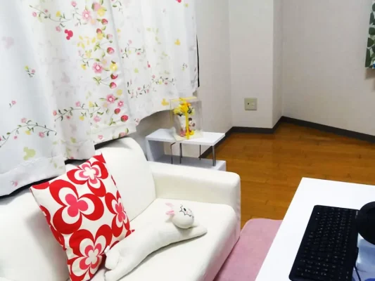 埼玉・武蔵浦和でおすすめの大手チャットレディ事務所「チャットレディJP武蔵浦和店」の店内写真。