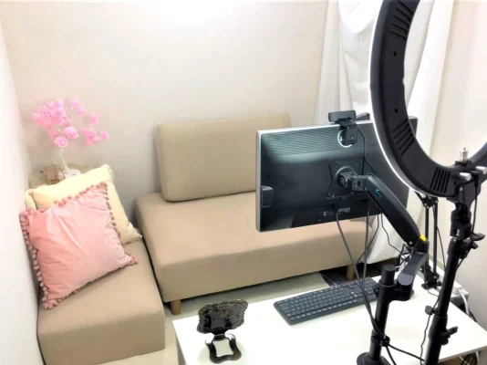 東京・秋葉原でおすすめの大手チャットレディ事務所「チャットレディJP秋葉原ALL店」の店内写真。