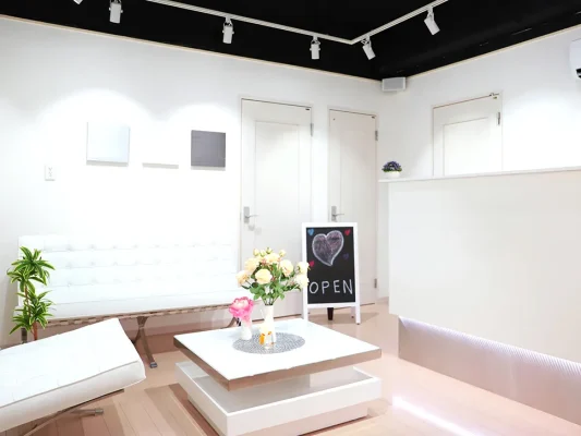 東京・吉祥寺でおすすめの大手チャットレディ事務所「チャットレディJP吉祥寺店」の店内写真。