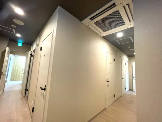 東京・池袋でおすすめの大手チャットレディ事務所「チャットレディJP池袋ALL店」の店内写真。