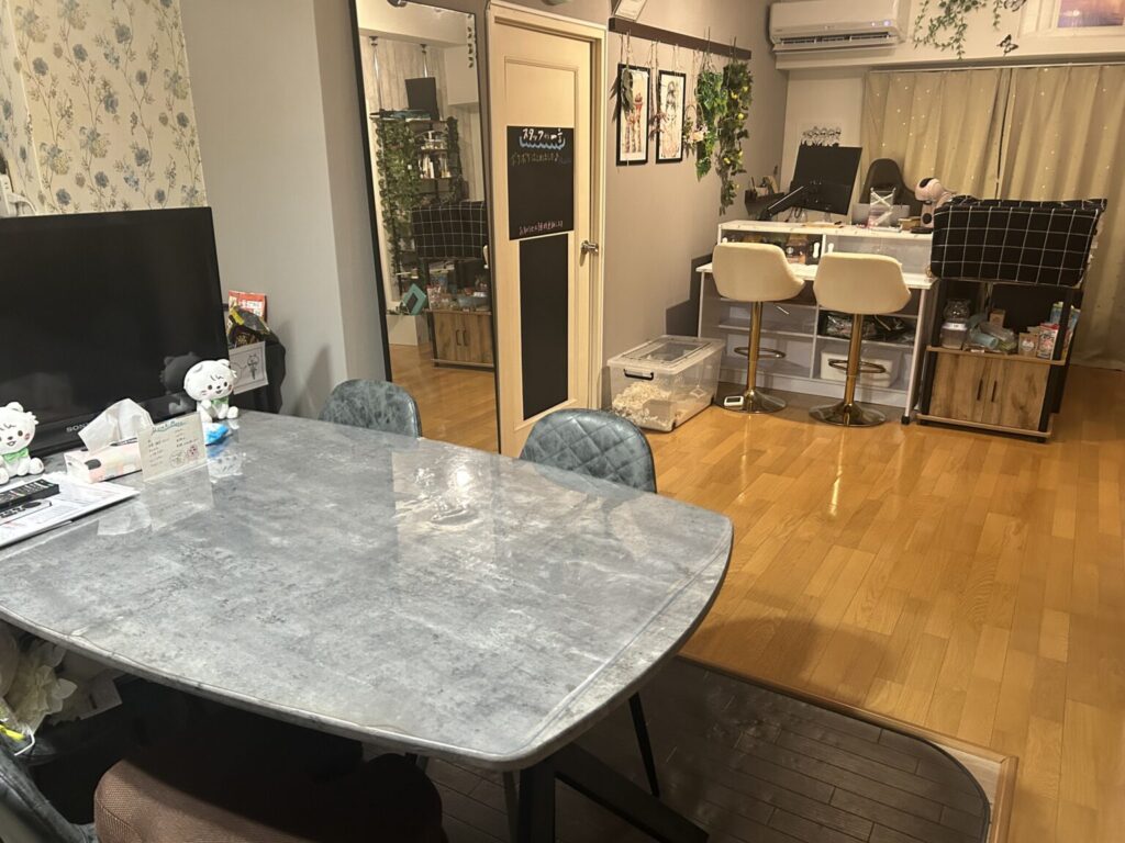 兵庫・元町でおすすめの大手チャットレディ事務所「CHATSTYLE元町店」の店内写真。