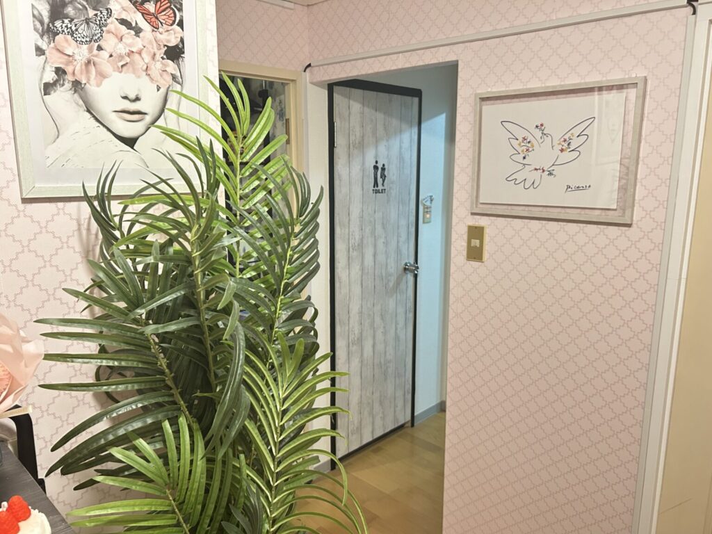 大阪・河内小阪でおすすめの大手チャットレディ事務所「CHATSTYLE河内小阪店」の店内写真。