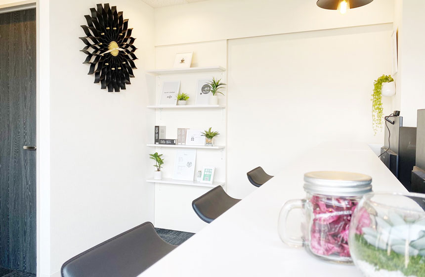 大阪・京橋でおすすめの大手チャットレディ事務所「CHATSTYLE京橋店」の店内写真。