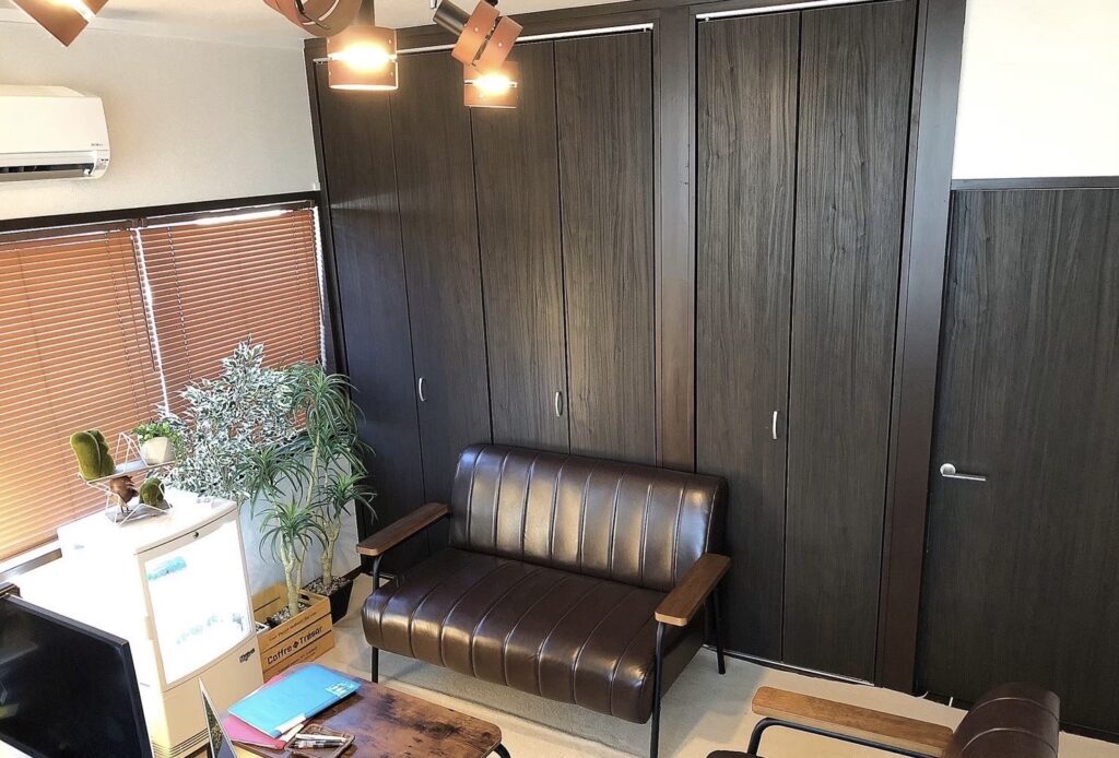 東京・住吉でおすすめの大手チャットレディ事務所「CHATSTYLE住吉店」の店内写真。