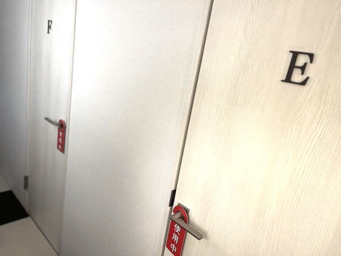 東京・明大前でおすすめの大手チャットレディ事務所「CHATSTYLE明大前店」の店内写真。