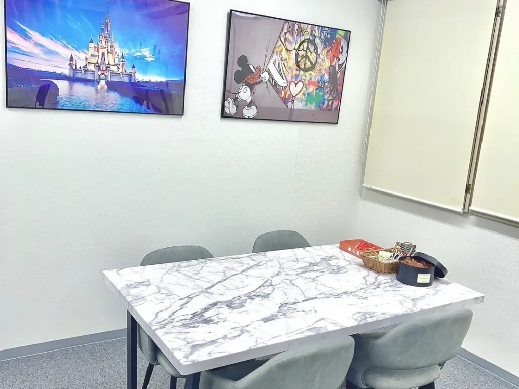 神奈川・桜木町でおすすめの大手チャットレディ事務所「ライバーサポートグループ桜木町」の店内写真。