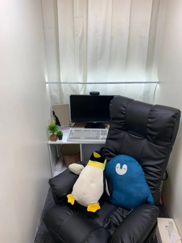 埼玉・川越でおすすめの大手チャットレディ事務所「ライバーサポートグループ川越店」の店内写真。