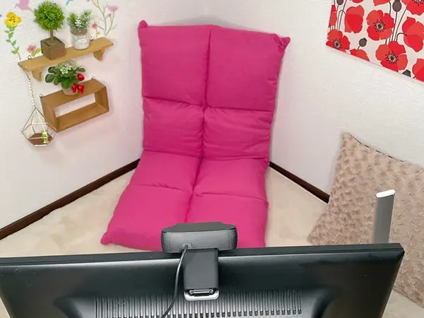 愛知でおすすめの大手チャットレディ事務所「ライバーサポートグループ本山店」の店内写真。