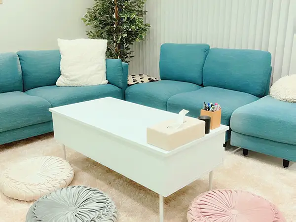 福岡・小倉でおすすめの大手チャットレディ事務所「ライバーサポートグループ小倉店」の店内写真。