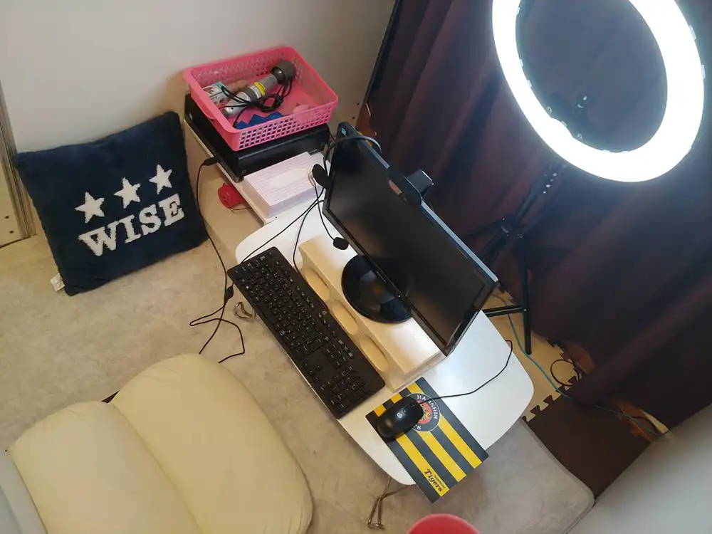 大阪・西中島でおすすめの大手チャットレディ事務所「ライバーサポートグループ西中島店」の店内写真。