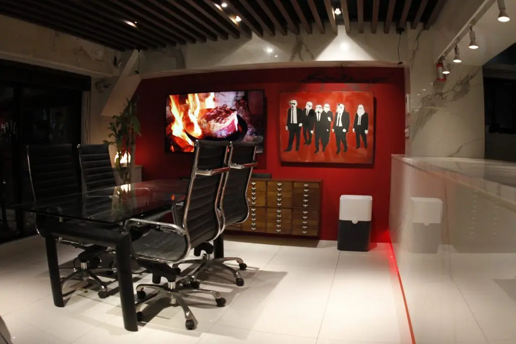 大阪・難波でおすすめの大手チャットレディ事務所「ライバーサポートグループ難波店」の店内写真。