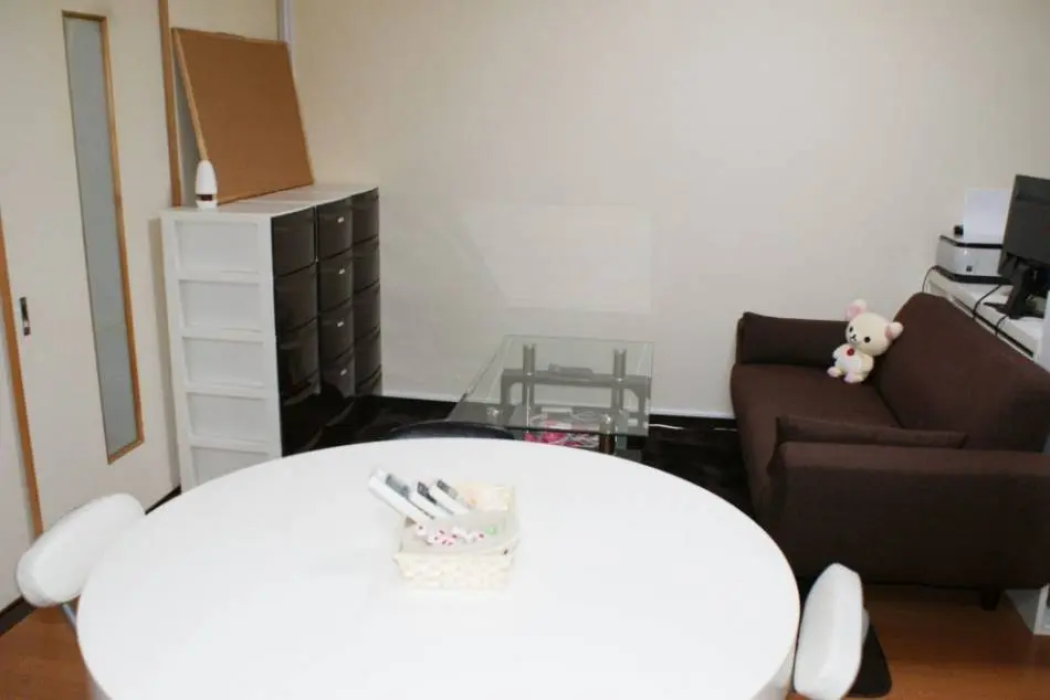 大阪・新大阪でおすすめの大手チャットレディ事務所「ライバーサポートグループ新大阪店」の店内写真。